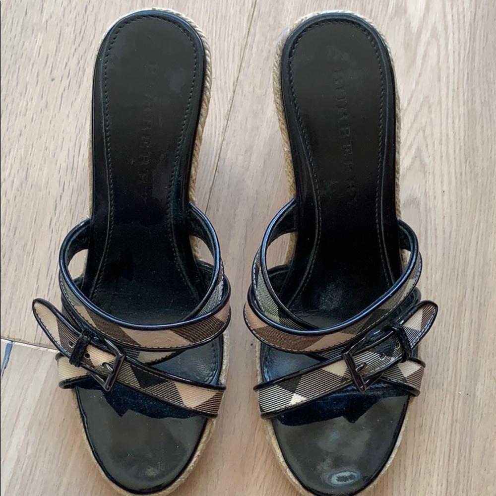 Burberry wedges in traditional pattern